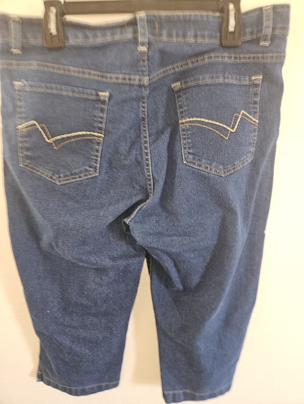 Weekend Plus Womans Capri Jeans Waist Size 36 - Picture 10 of 12
